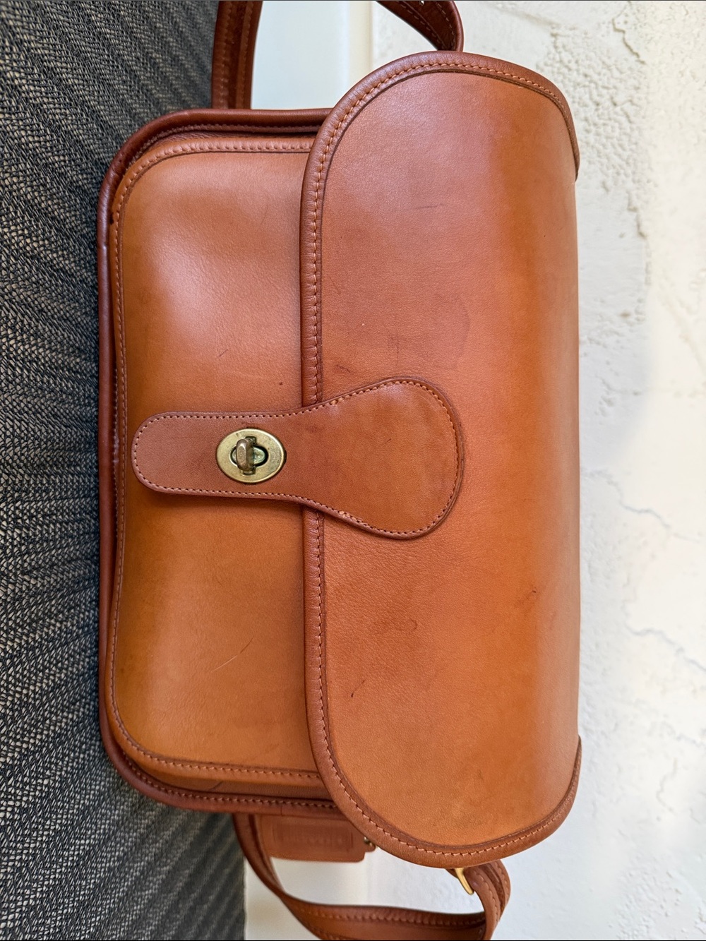 Vintage Coach Rambler - Picture 4 of 17